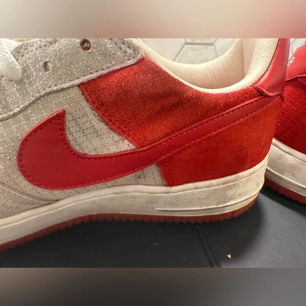 Nike Air Force 1 Low Premium Christmas Sneakers Vintage Size 10.5 Red Silver